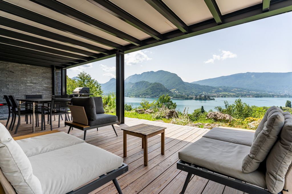 The Talliores Lakehouse Villa Lake Annecy LM OliversTravels 1.1.1