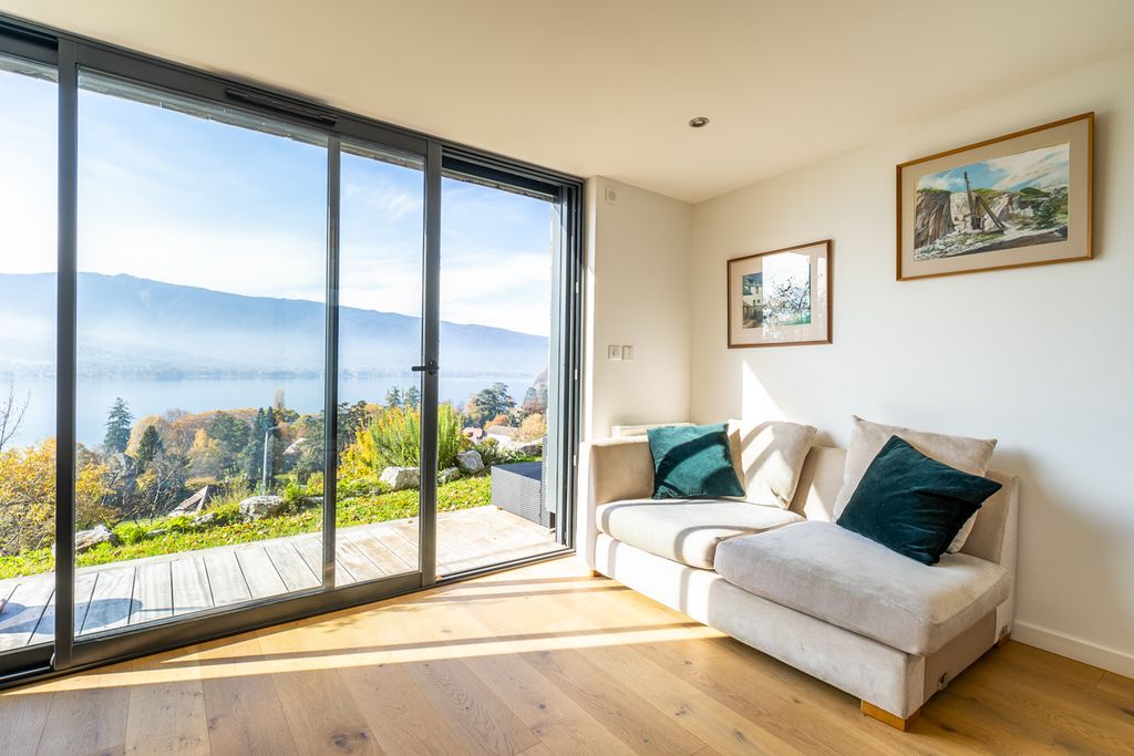 Talloires Lakehouse Lower Apartment LM OliversTravels 2