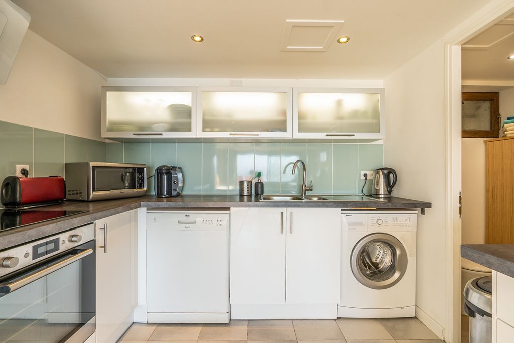 Talloires Lakehouse Lower Apartment LM OliversTravels 5