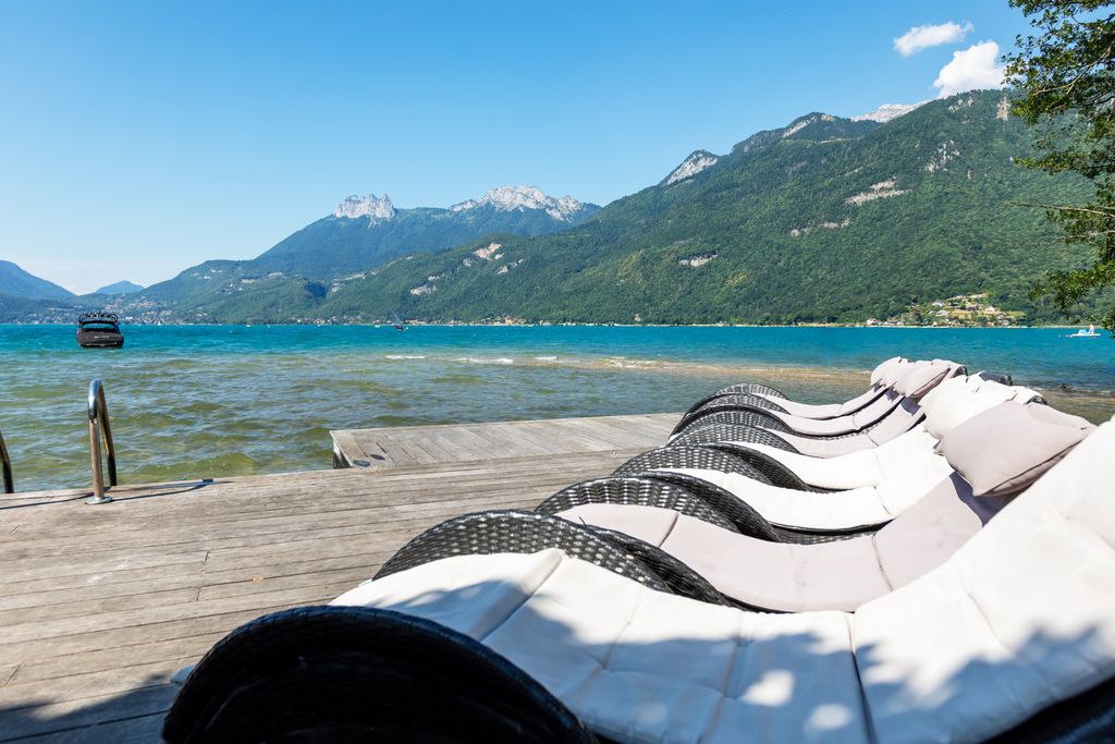 The Lakehouse Lake Annecy LM OliversTravels 2