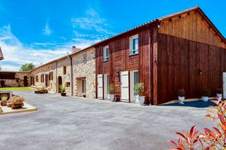 Monpazier Cottages Dordogne PF OliversTravels 1