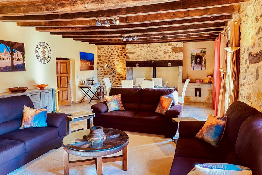 Monpazier Cottages Dordogne PF OliversTravels 3