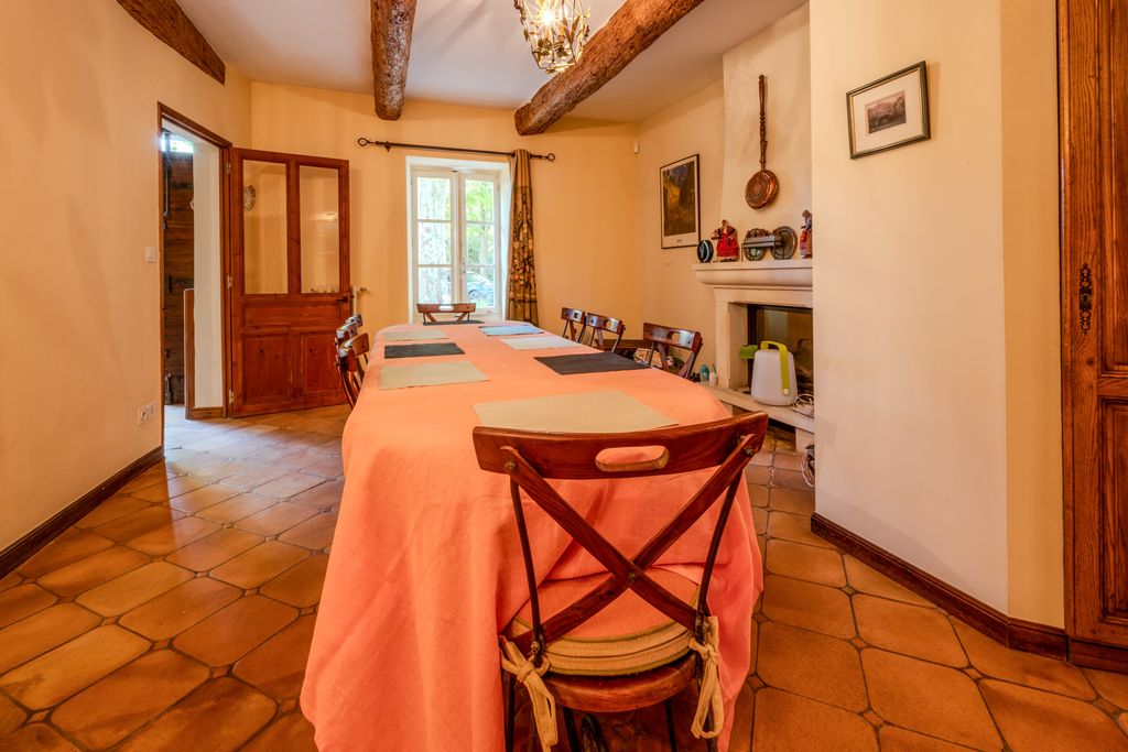 La Maison de Pernes Avignon Olivers Travels 4