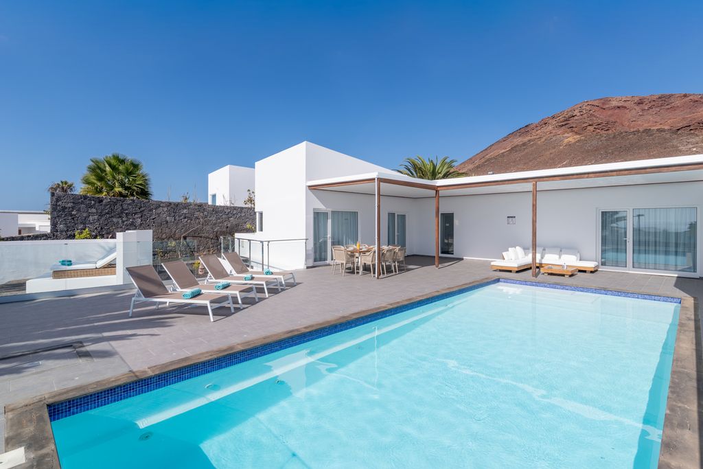 Villa Corona Cuatro OliversTravels 1