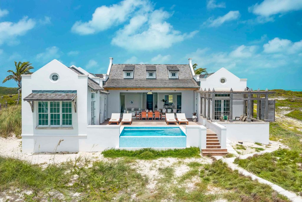 Aurora Amberis Cay Turks and Caicos OliversTravels 1