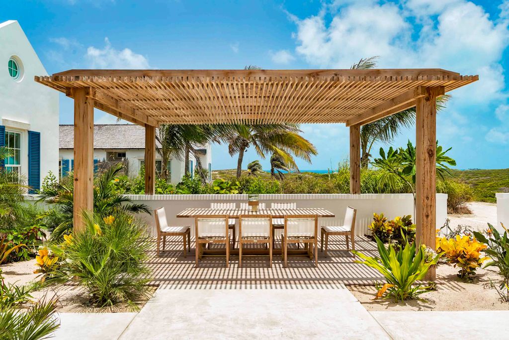 Aurora Amberis Cay Turks and Caicos OliversTravels 4