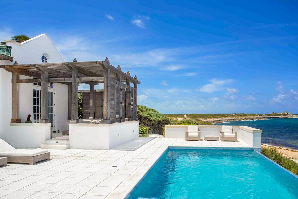 Ambergris Cay Waypoint TurksandCaicos Olivers Travels 5