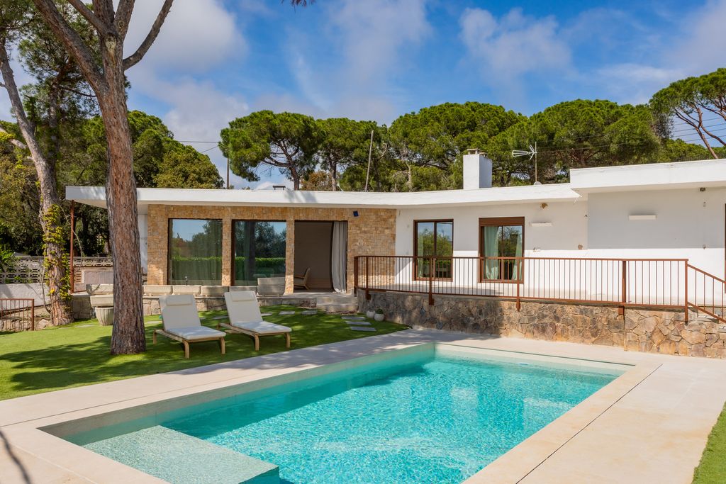 Villa Lliris Catalonia Olivers Travels 1