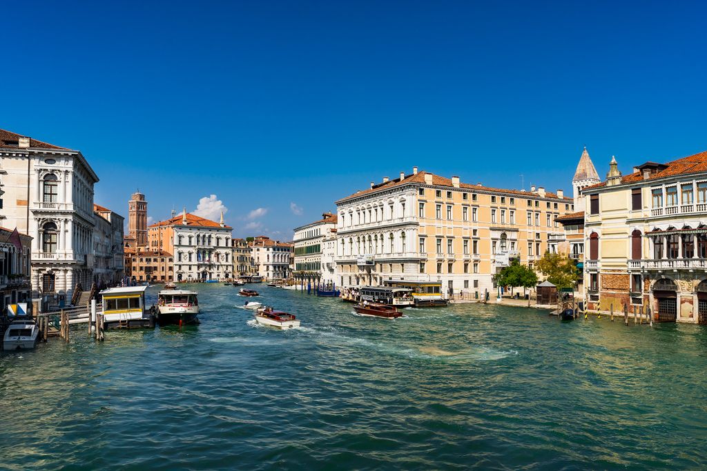 Canal Serenata Venice Olivers Travels 5