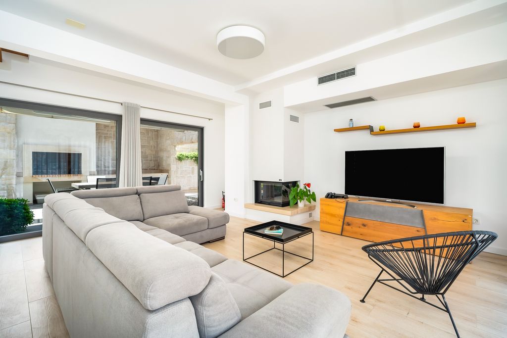 Villa Patricia Dalmatia Coast Olivers Travels 3