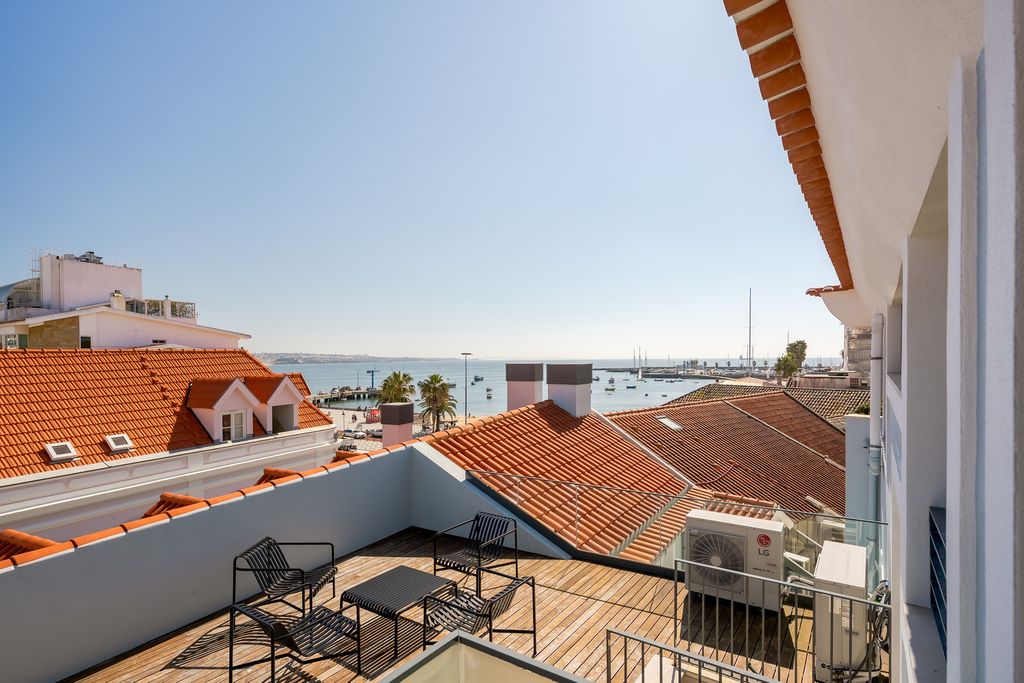 Baia Bonita Cascais Olivers Travels 1