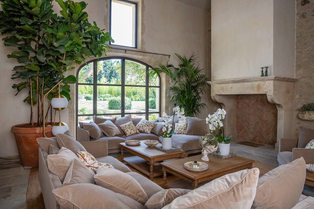 La Demi Lune CH Provence Olivers Travels 3