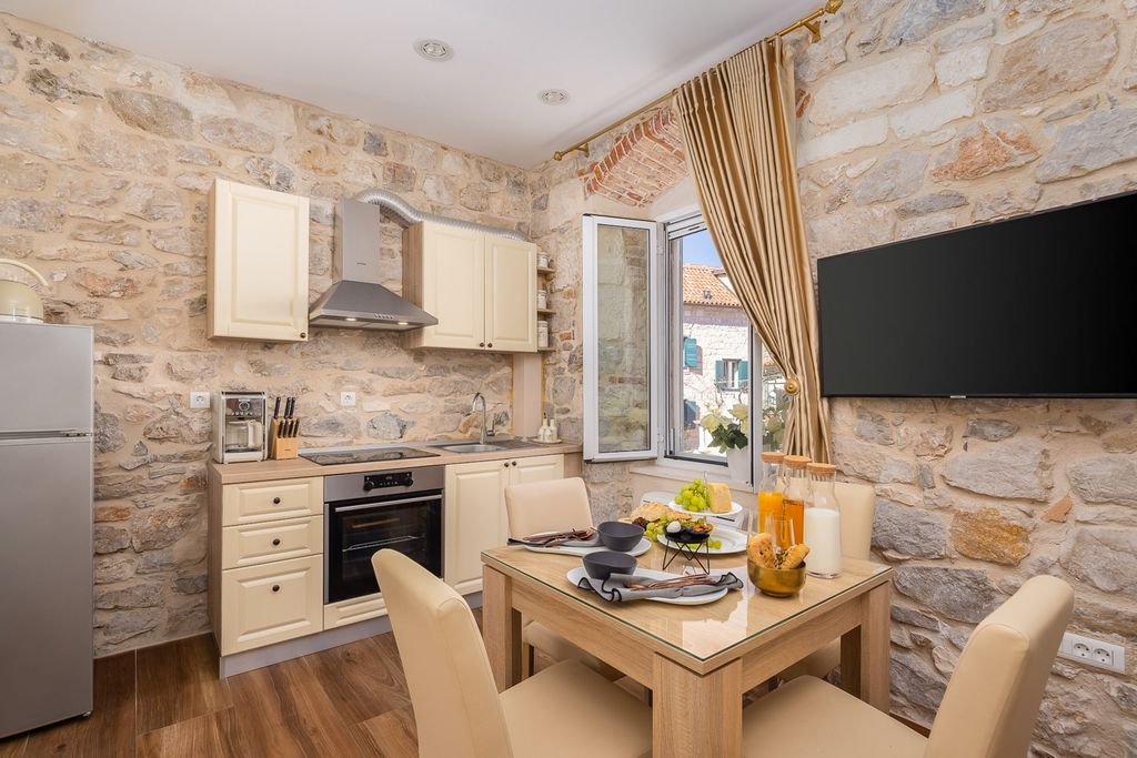 Apartment Dioclea Dalmatia Coast OliversTravels 2