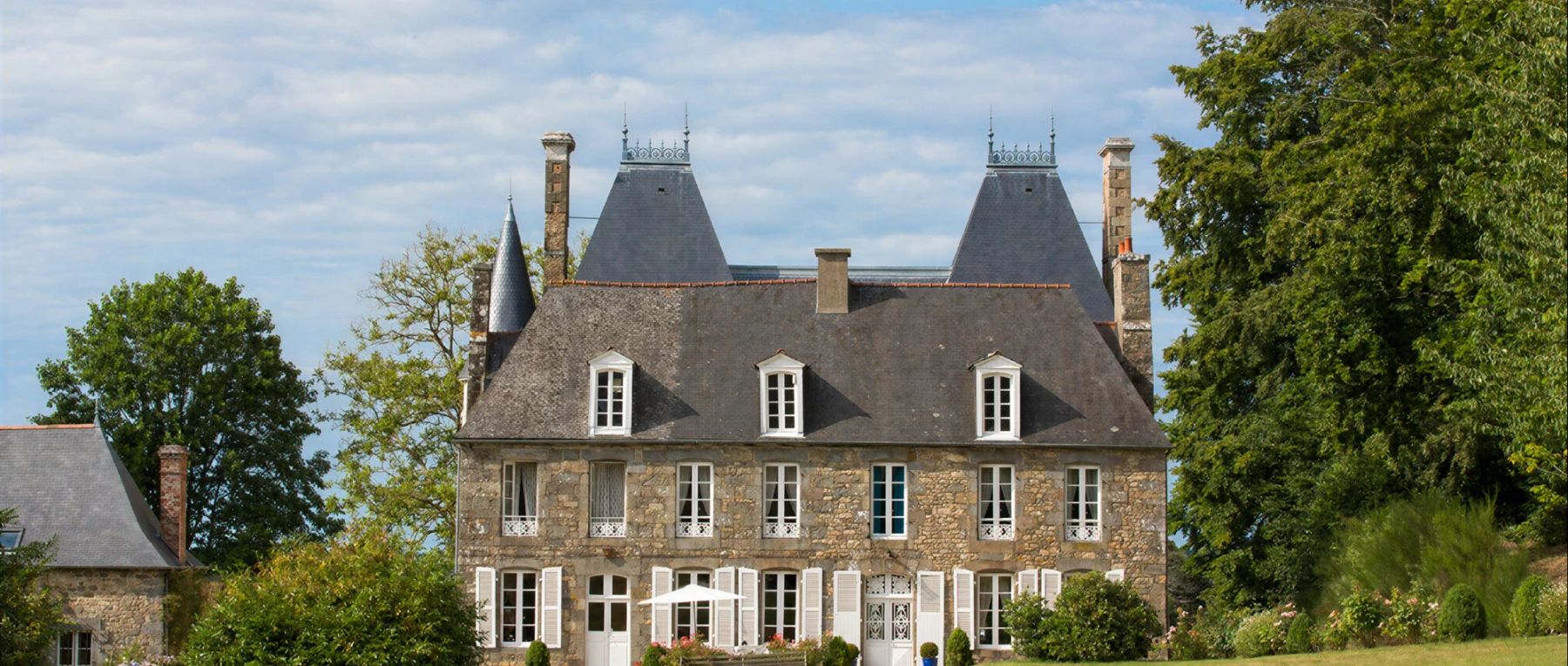 001 chateau du chevalier brittany the atlantic coast olivers travels desktop center