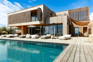 Villa Pietra di Mare CH Provence Olivers Travels 1