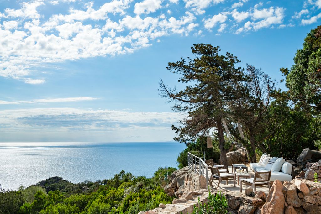 Villa Pietra di Mare CH Provence Olivers Travels 2