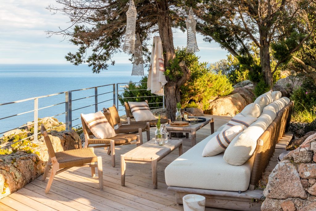 Villa Pietra di Mare CH Provence Olivers Travels 3