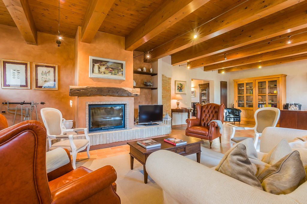 Villa Dell Essenza Le Marche Olivers Travels 3