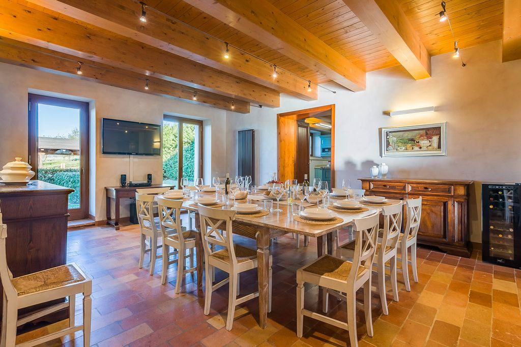 Villa Dell Essenza Le Marche Olivers Travels 4