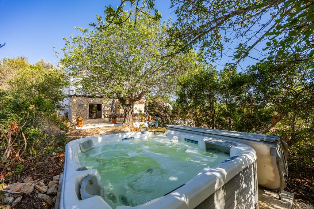 Villa Tranquila Carvoreiro OliversTravels 3