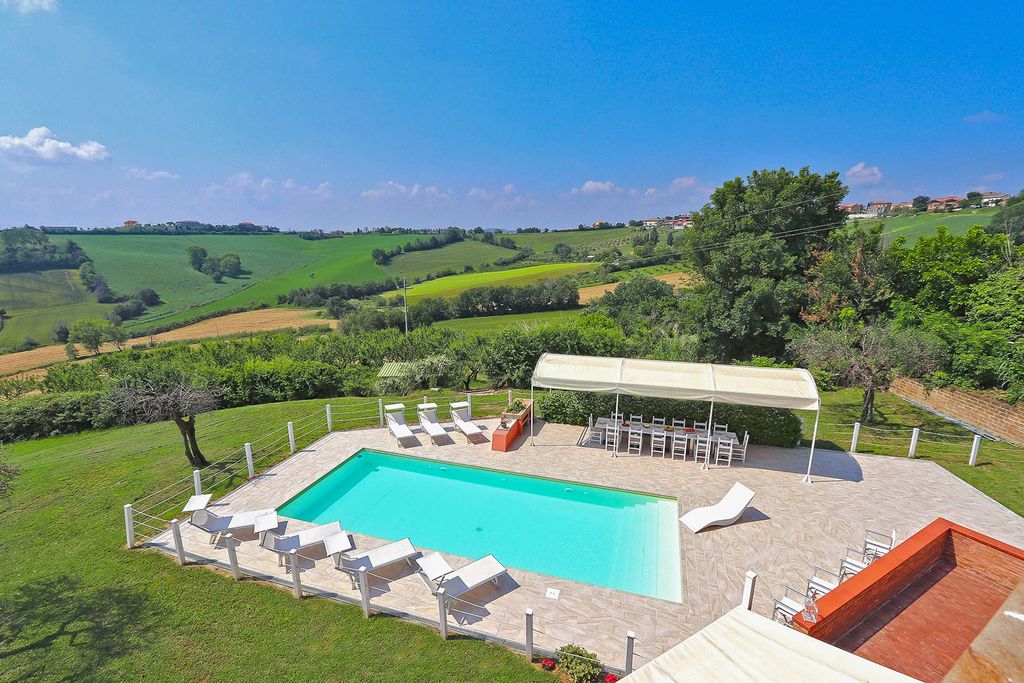 Podere Delle Marche Le March Olivers Travels 2