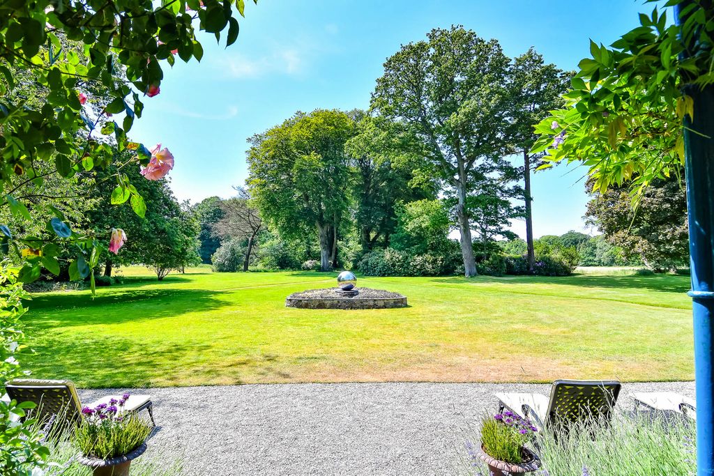 Eirian Hall Snowdonia Olivers Travels 2