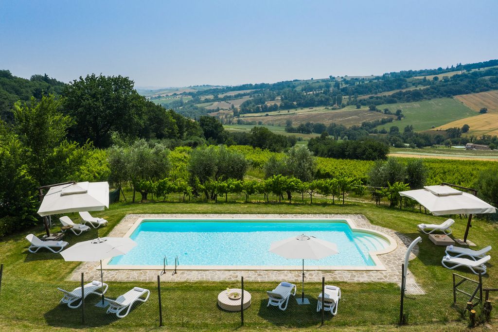 Villa Sorgiva Marche OliversTravels 2