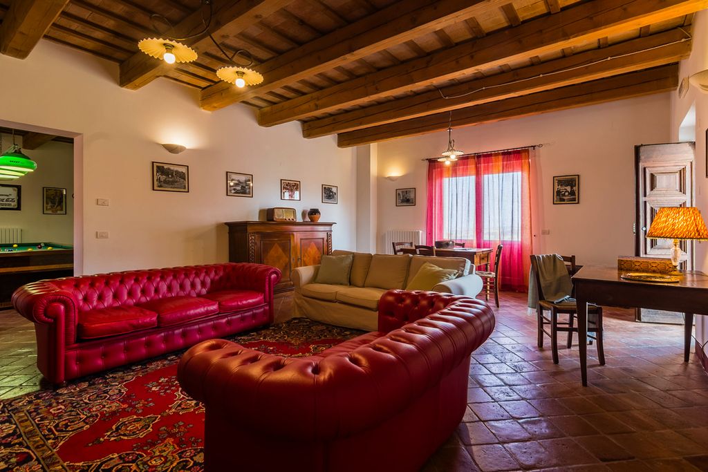 Villa Sorgiva Marche OliversTravels 3