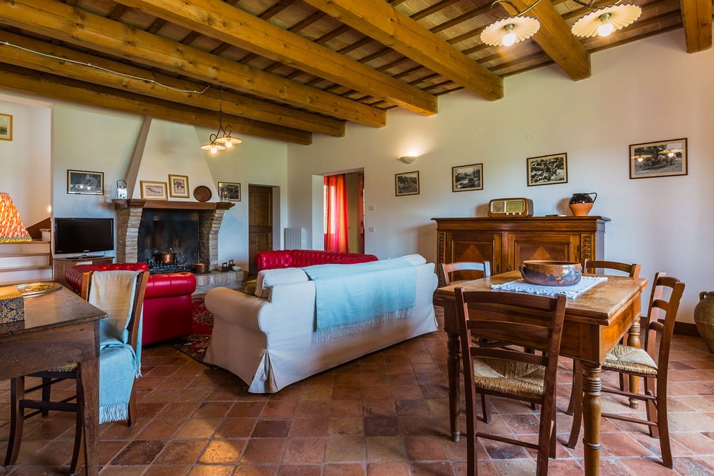 Villa Sorgiva Marche OliversTravels 4