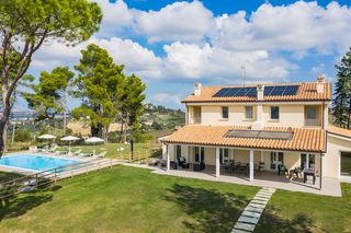 Villa Sovana Marche OliversTravels 1