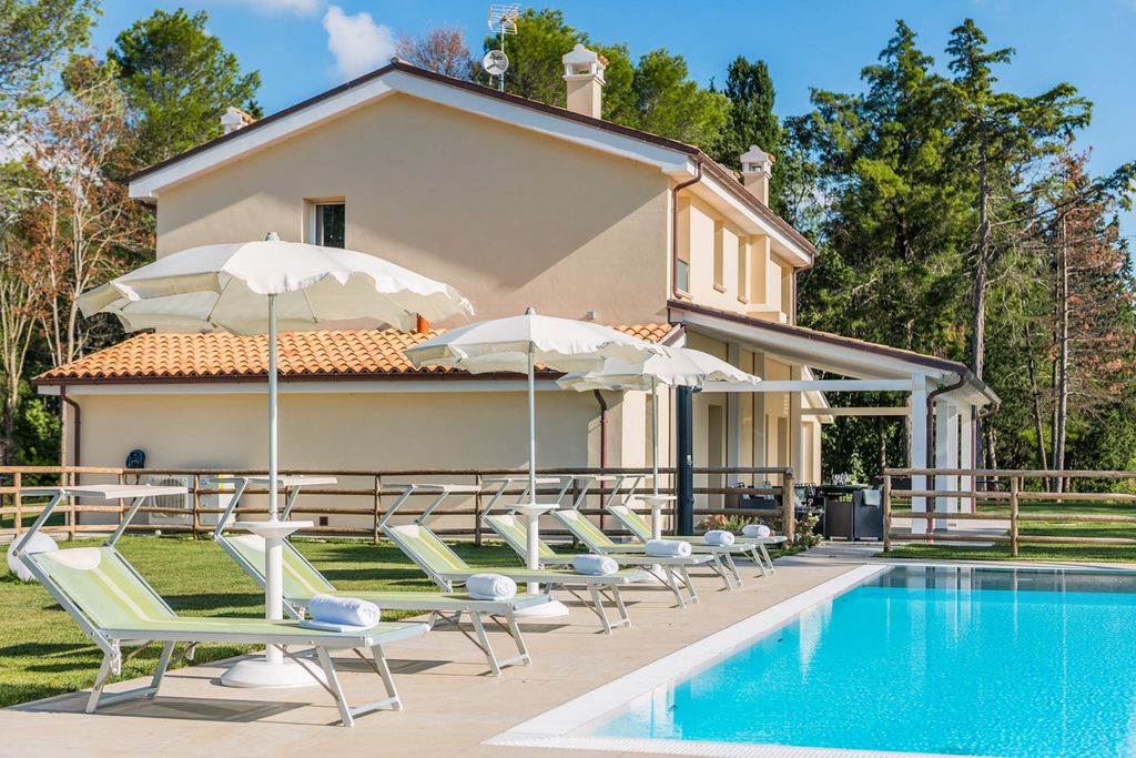 Villa Sovana Marche OliversTravels 2