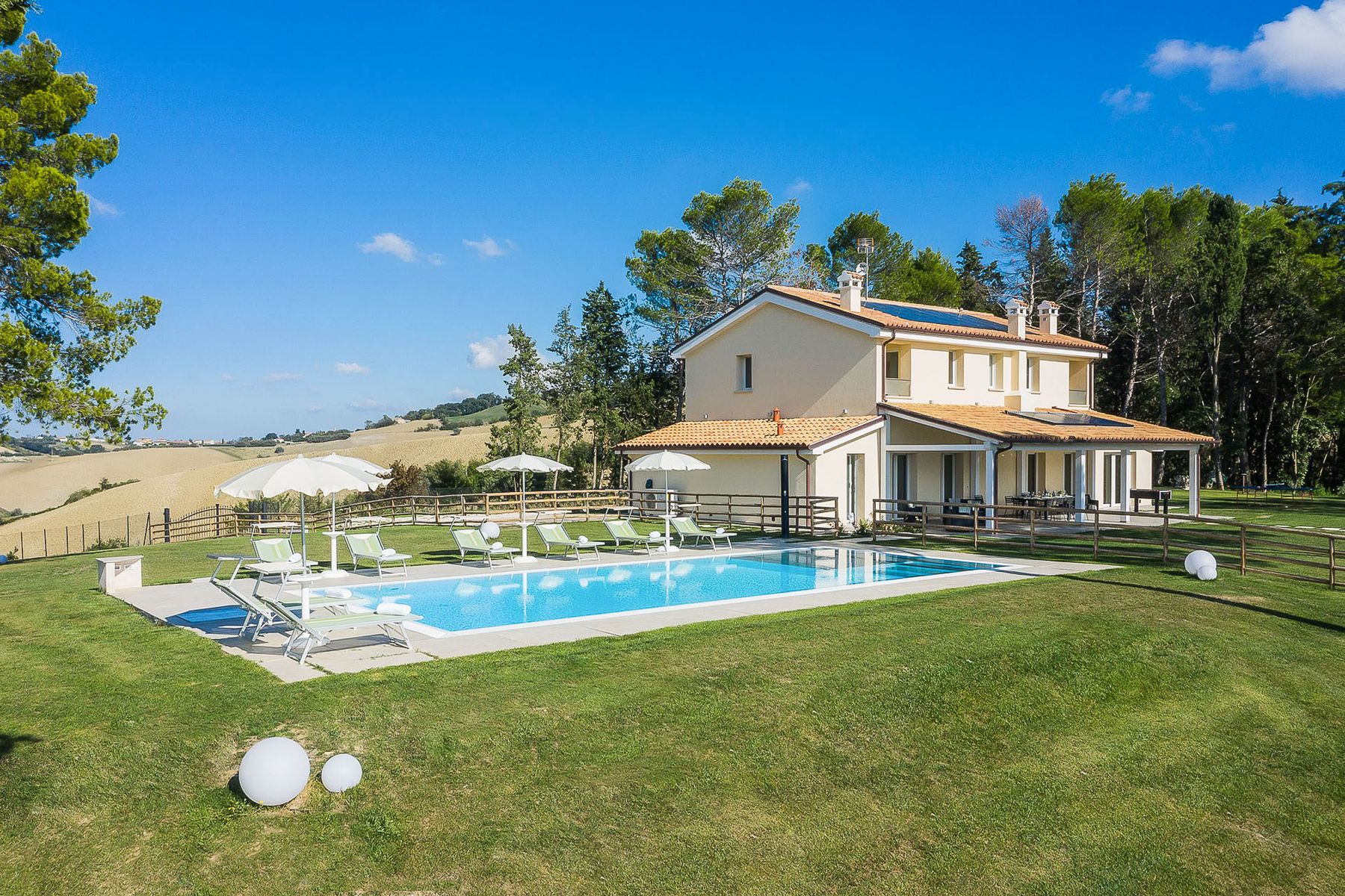 Villa Sovana Marche OliversTravels 01