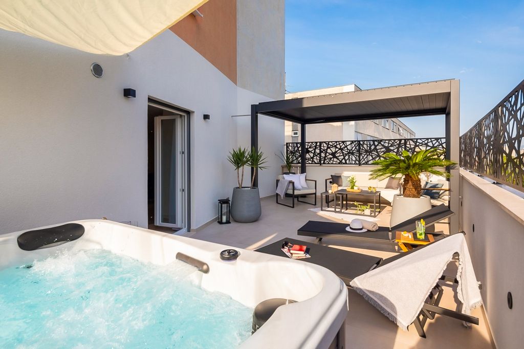 Apartment Solona Dalmatia Coast Olivers Travels 2