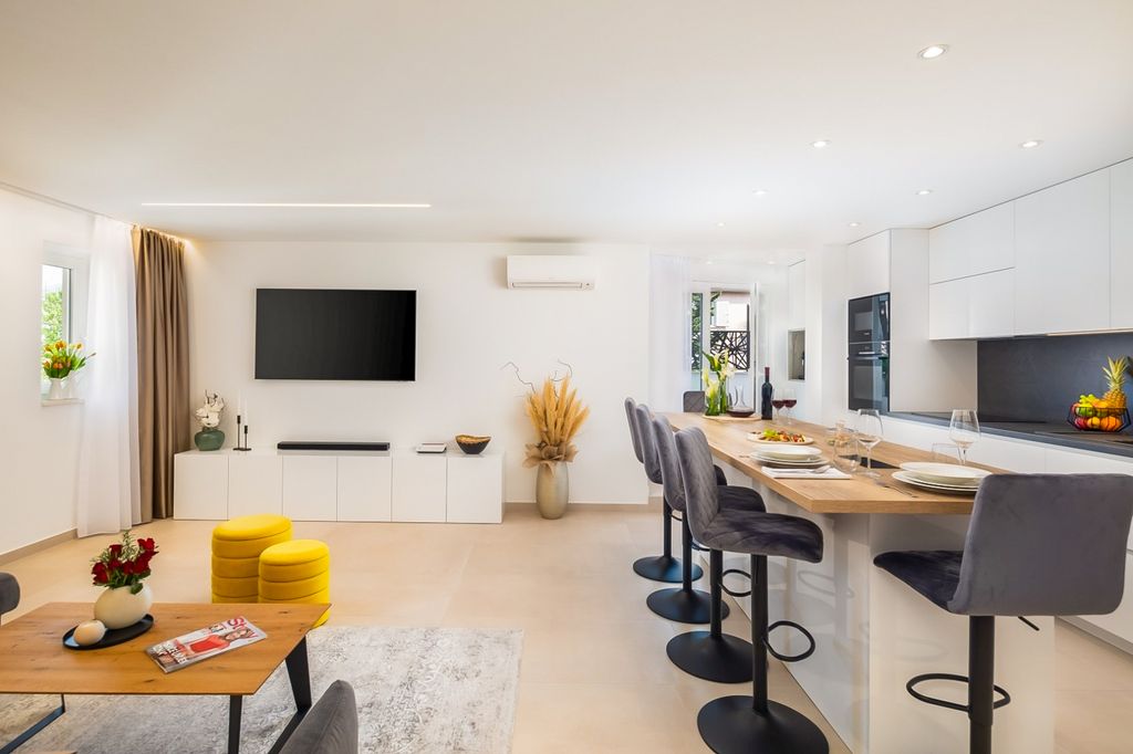 Apartment Solona Dalmatia Coast Olivers Travels 4