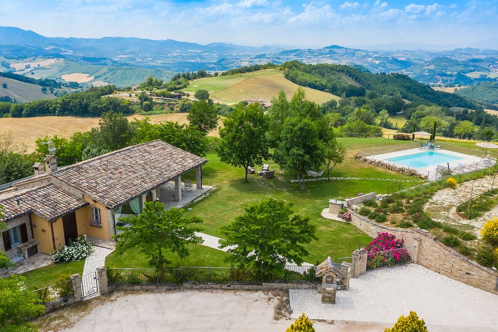 Villa Dolcezza Marche Olivers Travels 1