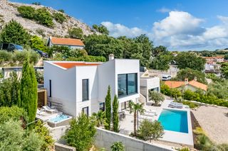 Shoreline Serenity Krk OliversTravels 1