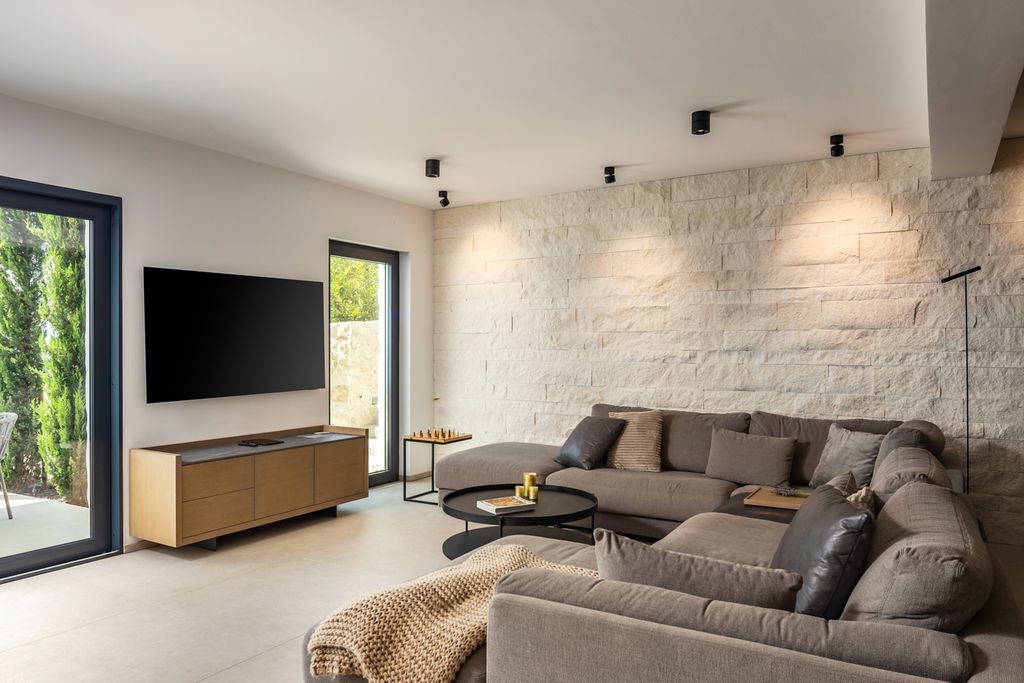 Shoreline Serenity Krk OliversTravels 4