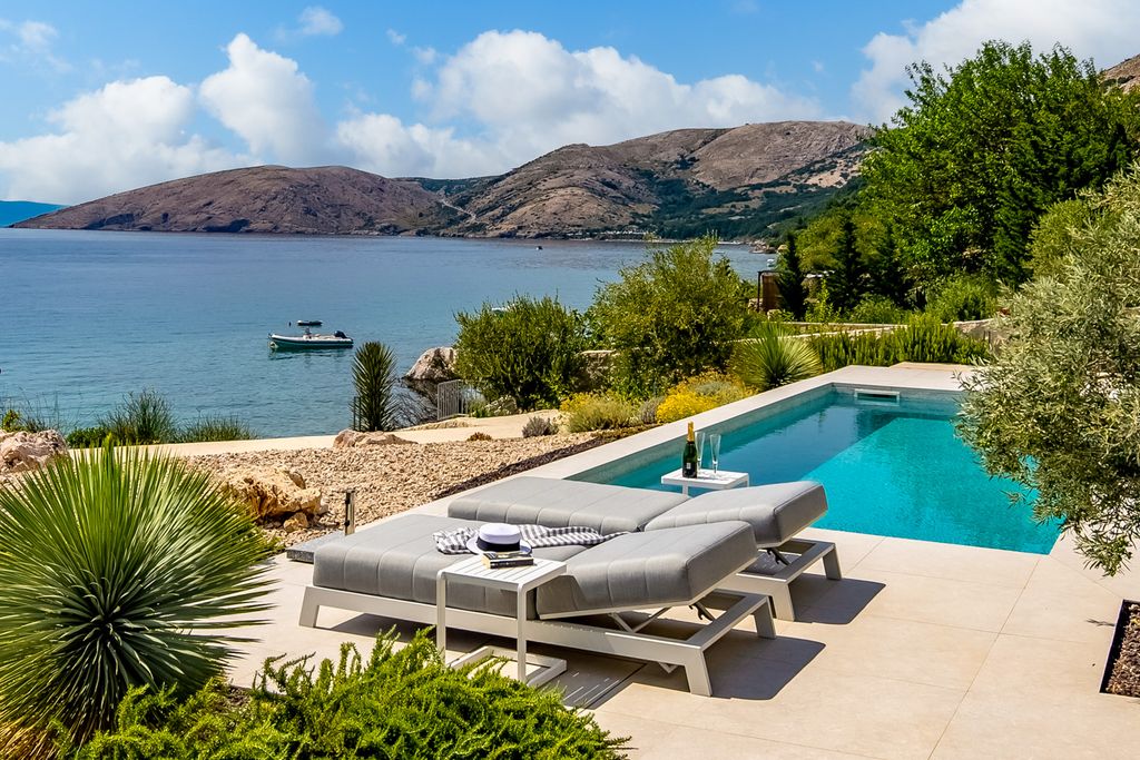 Shoreline Serenity Krk OliversTravels 9