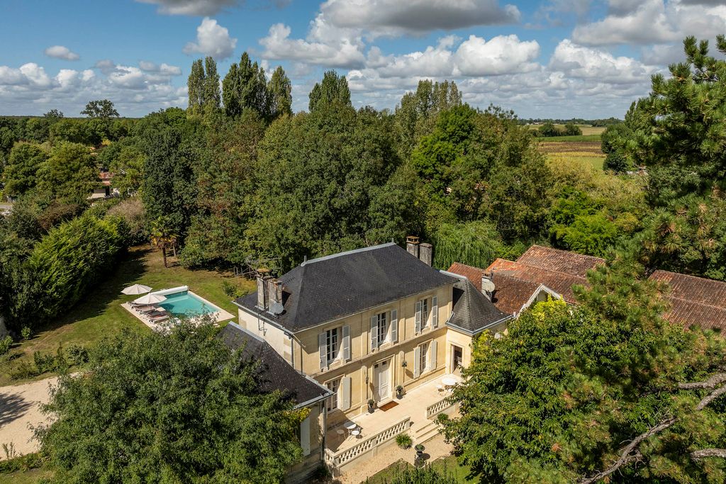 Maison des Lustres 1