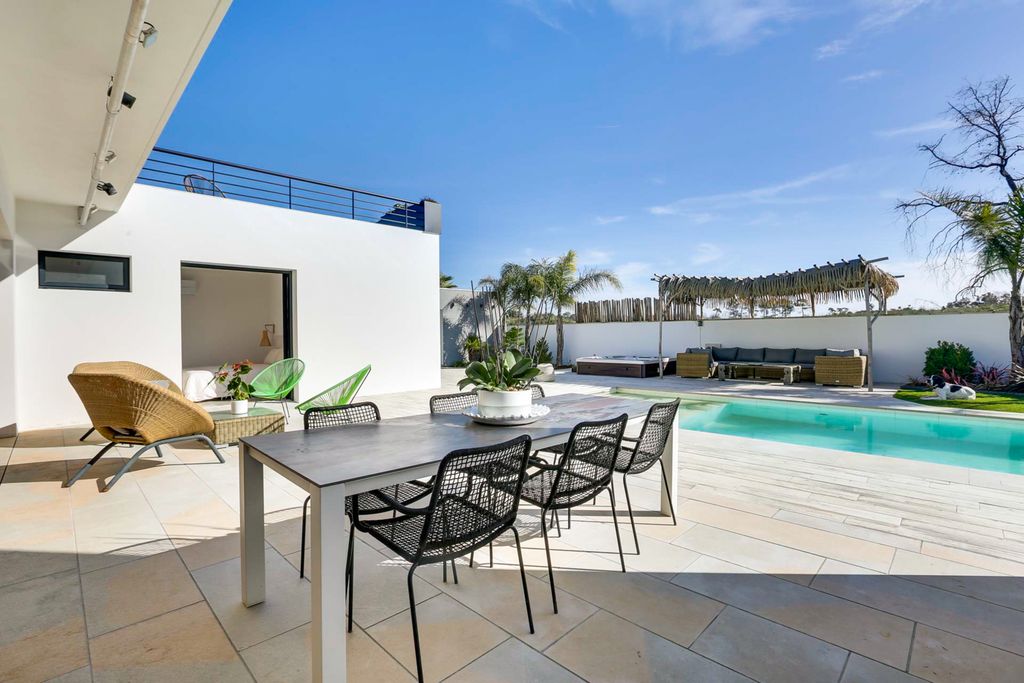 Villa Bleu Vert Biarritz OliversTravels 2