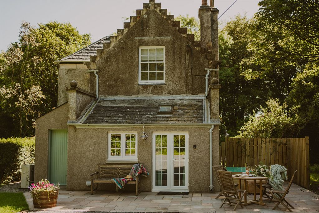 Crescendo Dumfries Olivers Travels 1