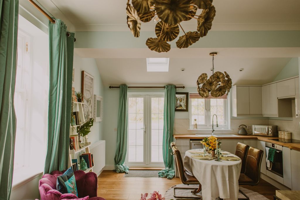 Crescendo Dumfries Olivers Travels 5