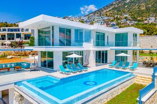 Mavi Saphira Kalkan Olivers Travels 1