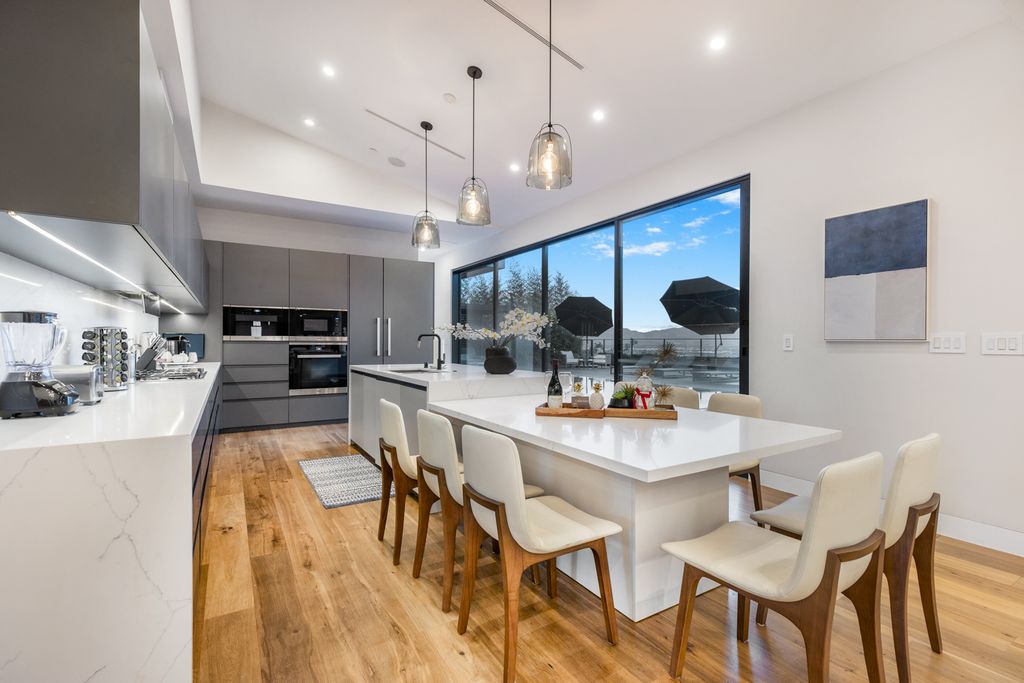 SkylineLuxuryHaven 4