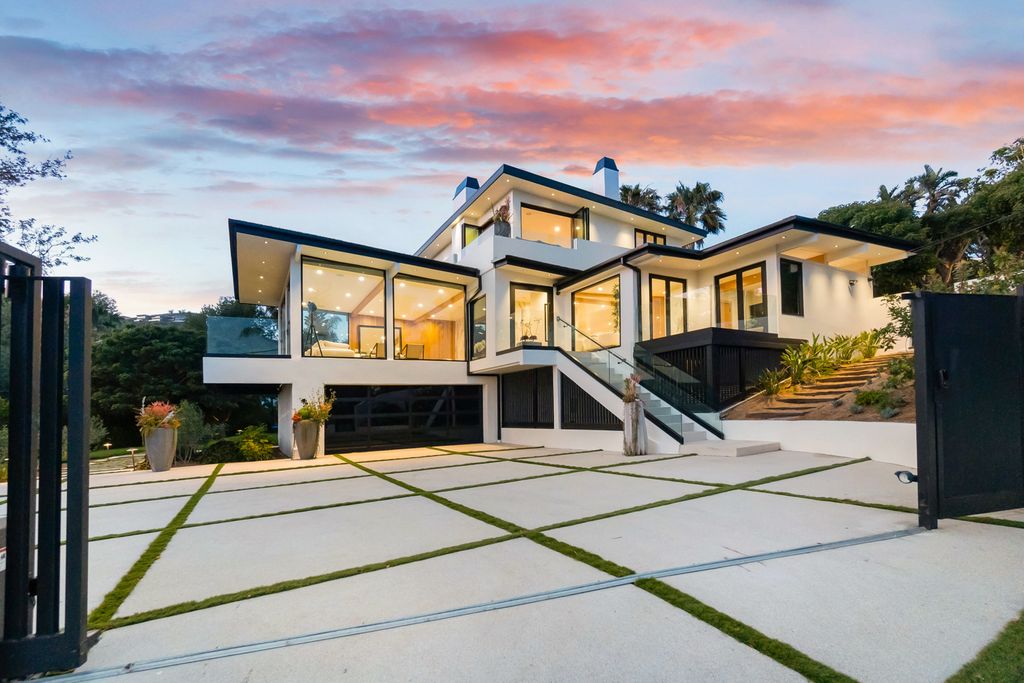 Pacific Coast Villa LA OliversTravels 1