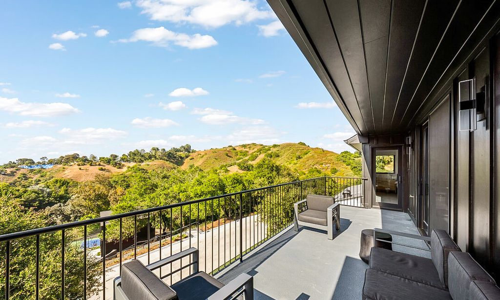 Villa Oak Water LA Olivers Travels 2