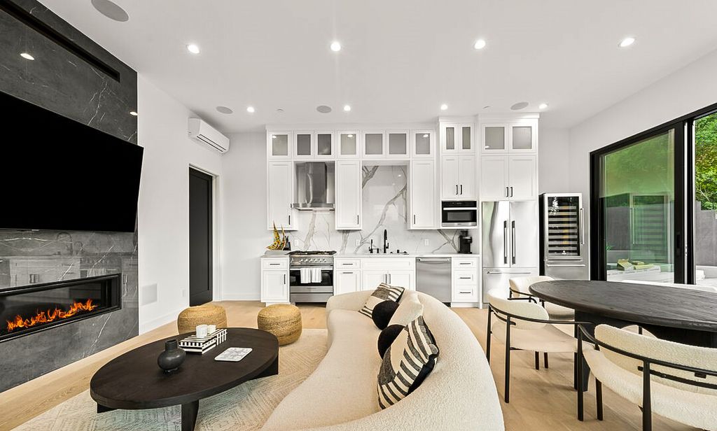 Villa Oak Water LA Olivers Travels 3