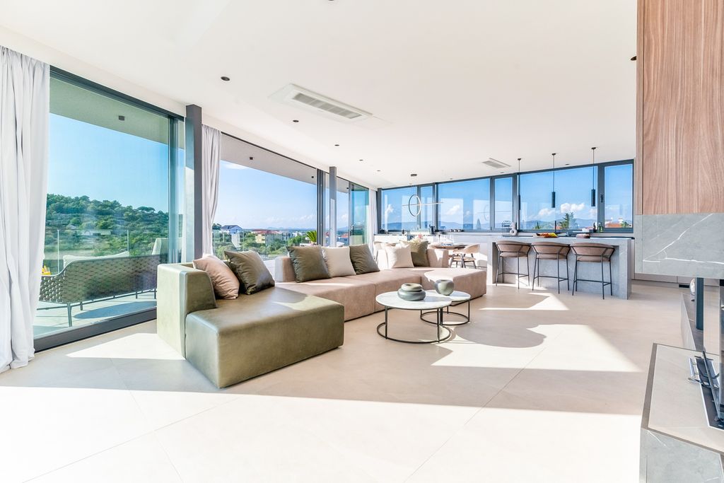 Sapphire Seaview  Dalmatia Coast Olivers Travels 3