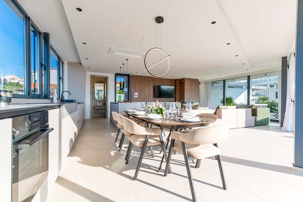 Sapphire Seaview  Dalmatia Coast Olivers Travels 4