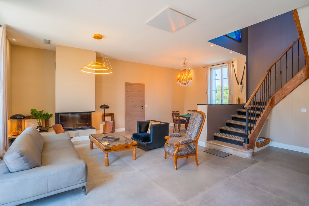 Maison Chorale French 0Riviera Olivers Travels 3